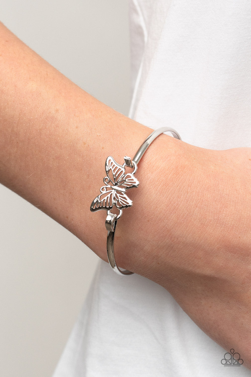 five-dollar-jewelry-did-i-flutter-silver-paparazzi-accessories