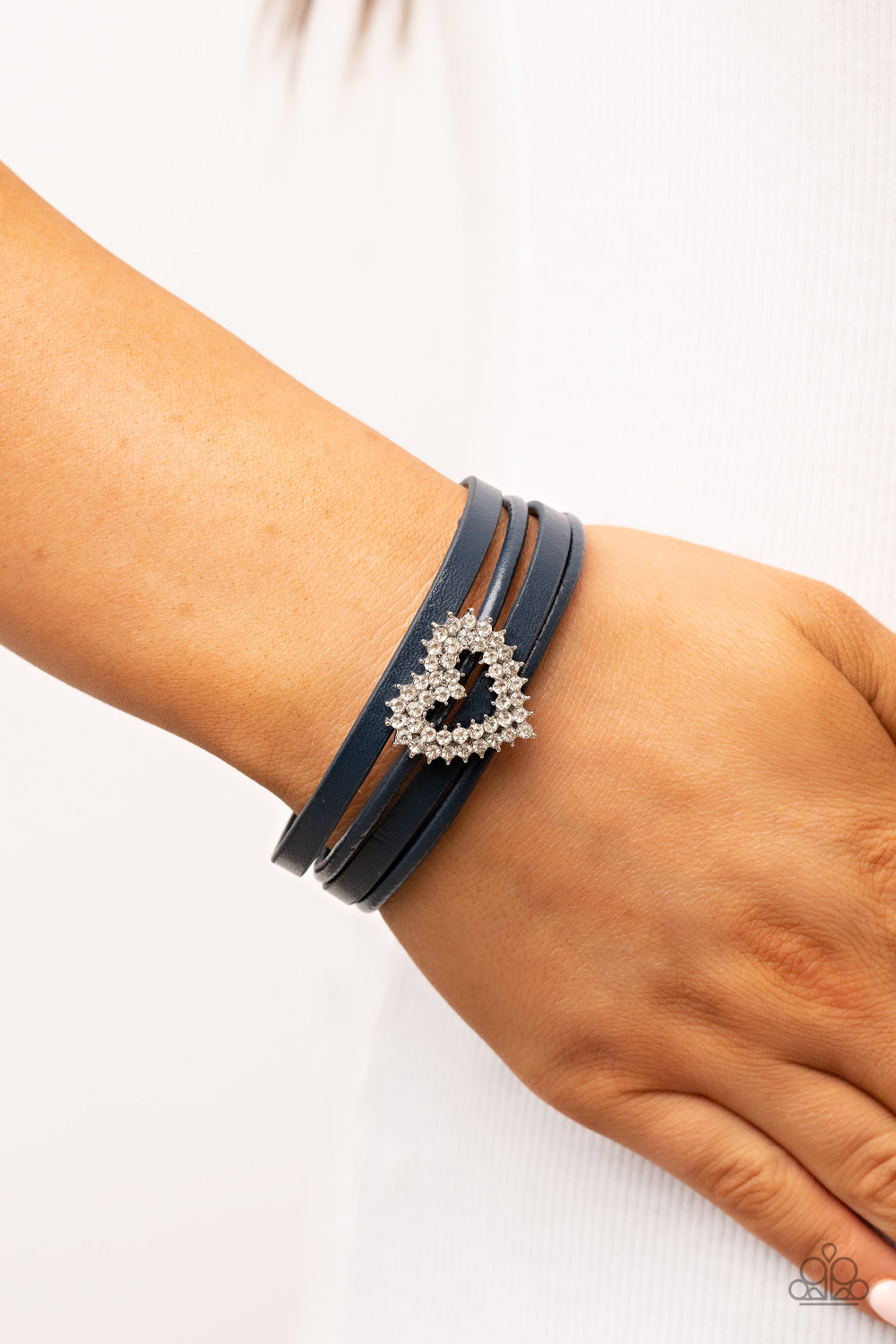 five-dollar-jewelry-wildly-in-love-blue-bracelet-paparazzi-accessories