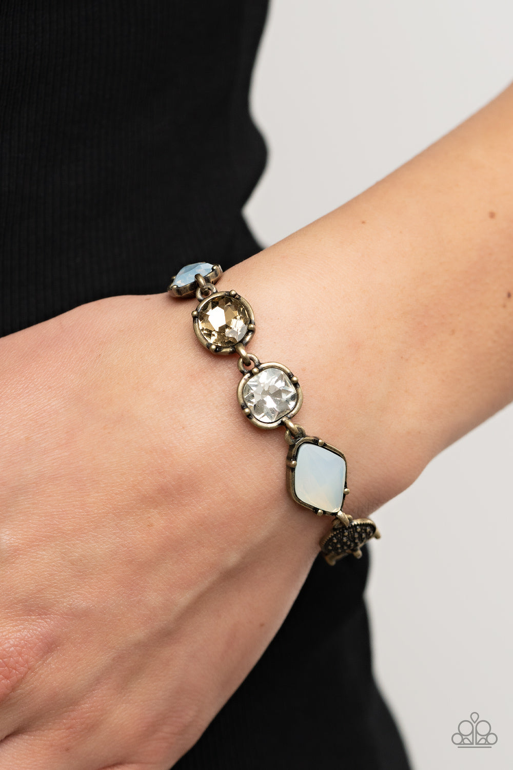 five-dollar-jewelry-jewelry-box-bauble-brass-bracelet-paparazzi-accessories