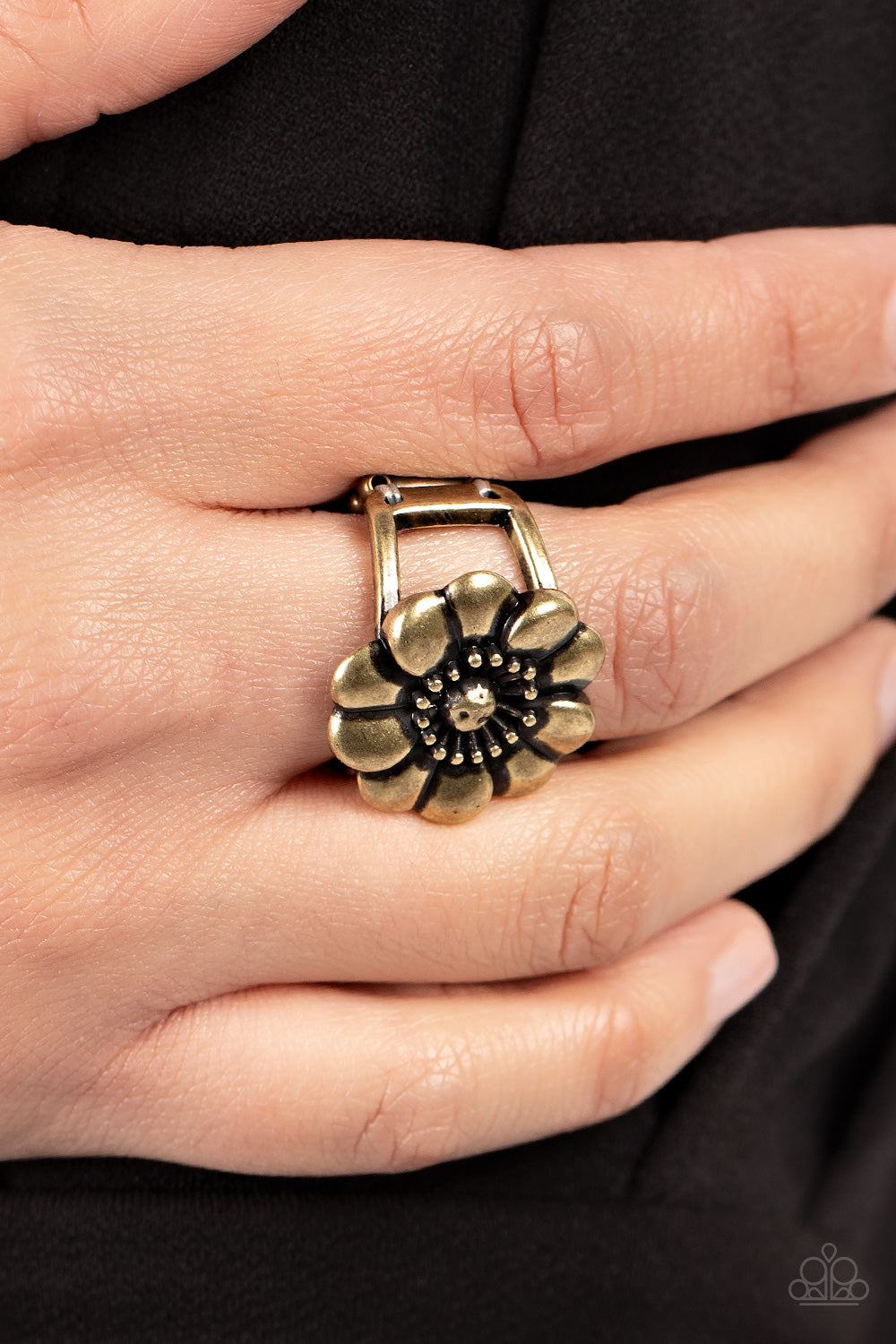 five-dollar-jewelry-floral-farmstead-brass-ring-paparazzi-accessories
