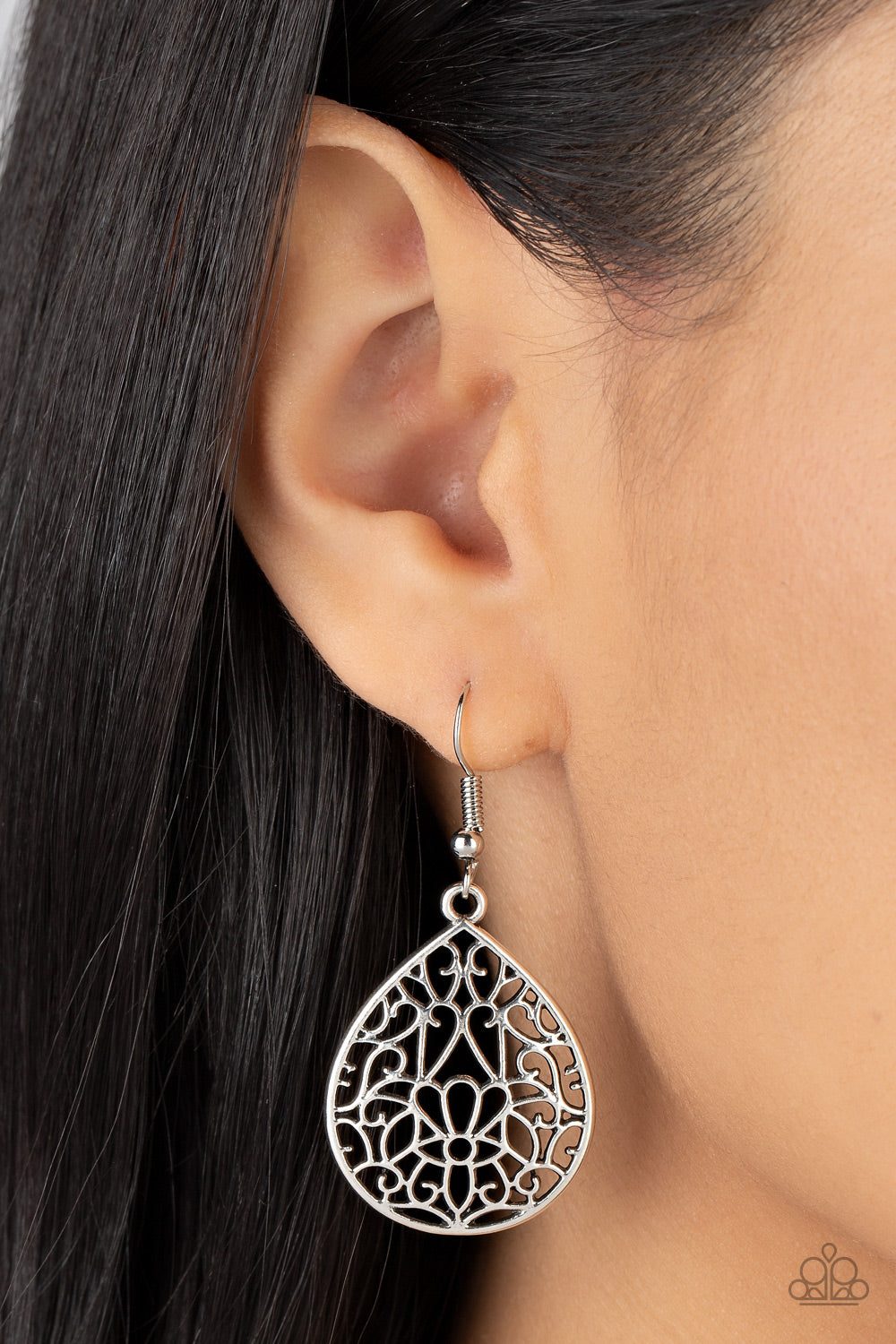 five-dollar-jewelry-valley-estate-silver-earrings-paparazzi-accessories