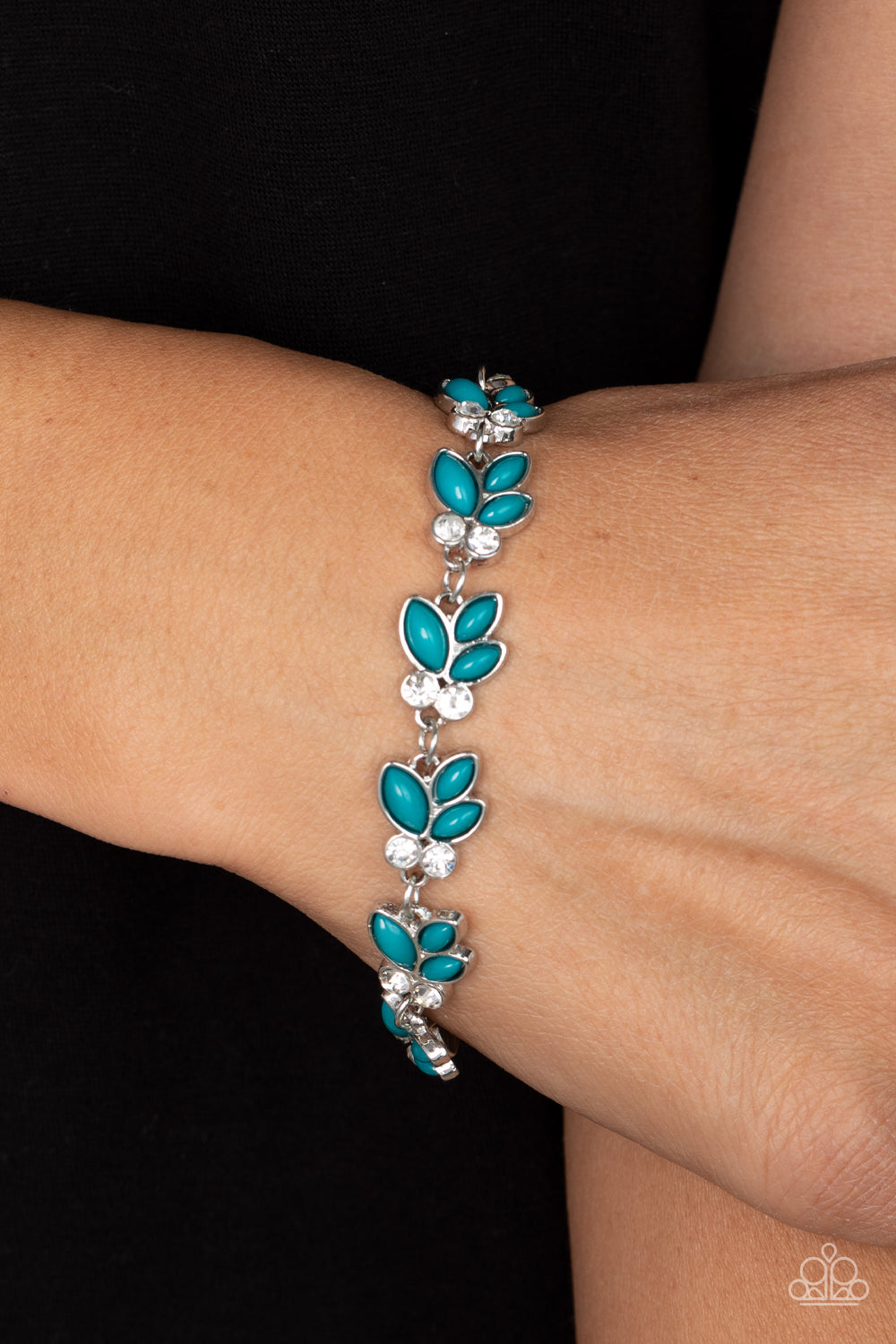 five-dollar-jewelry-vineyard-variety-blue-bracelet-paparazzi-accessories