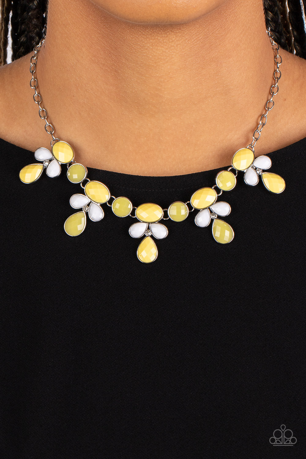 five-dollar-jewelry-midsummer-meadow-yellow-necklace-paparazzi-accessories