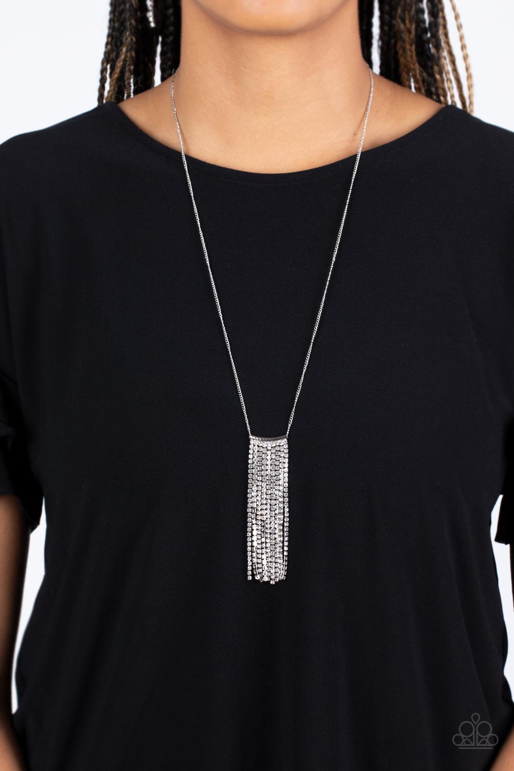 five-dollar-jewelry-stellar-crescendo-white-necklace-paparazzi-accessories