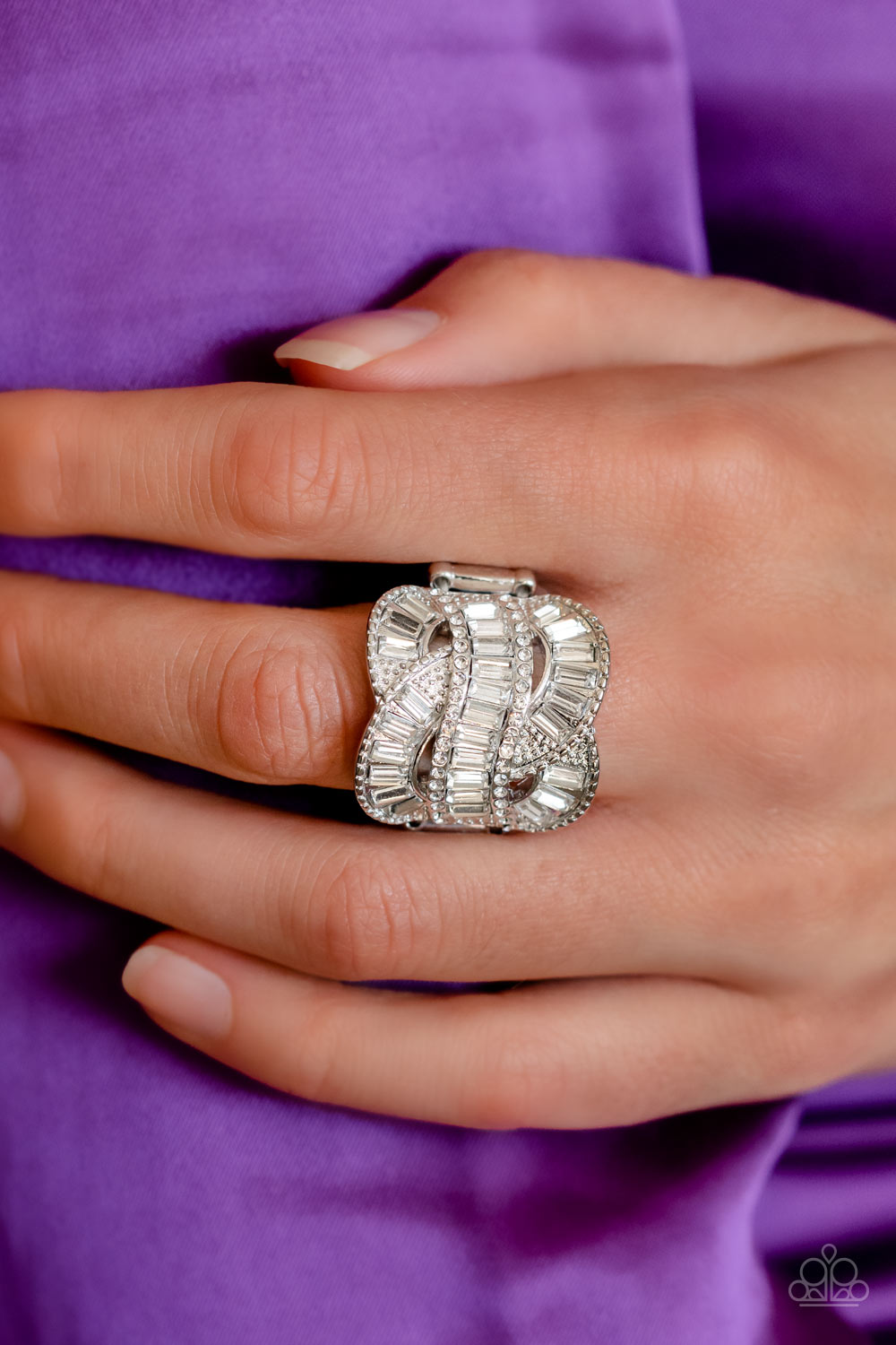 five-dollar-jewelry-six-figure-flex-white-paparazzi-accessories