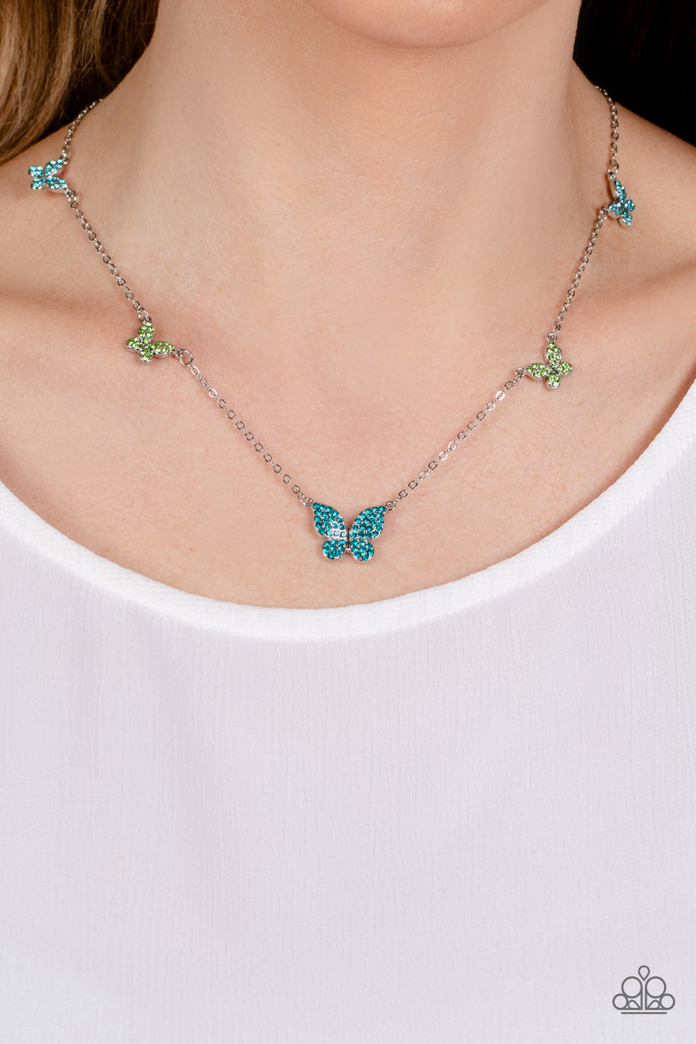 five-dollar-jewelry-fairy-special-blue-necklace-paparazzi-accessories