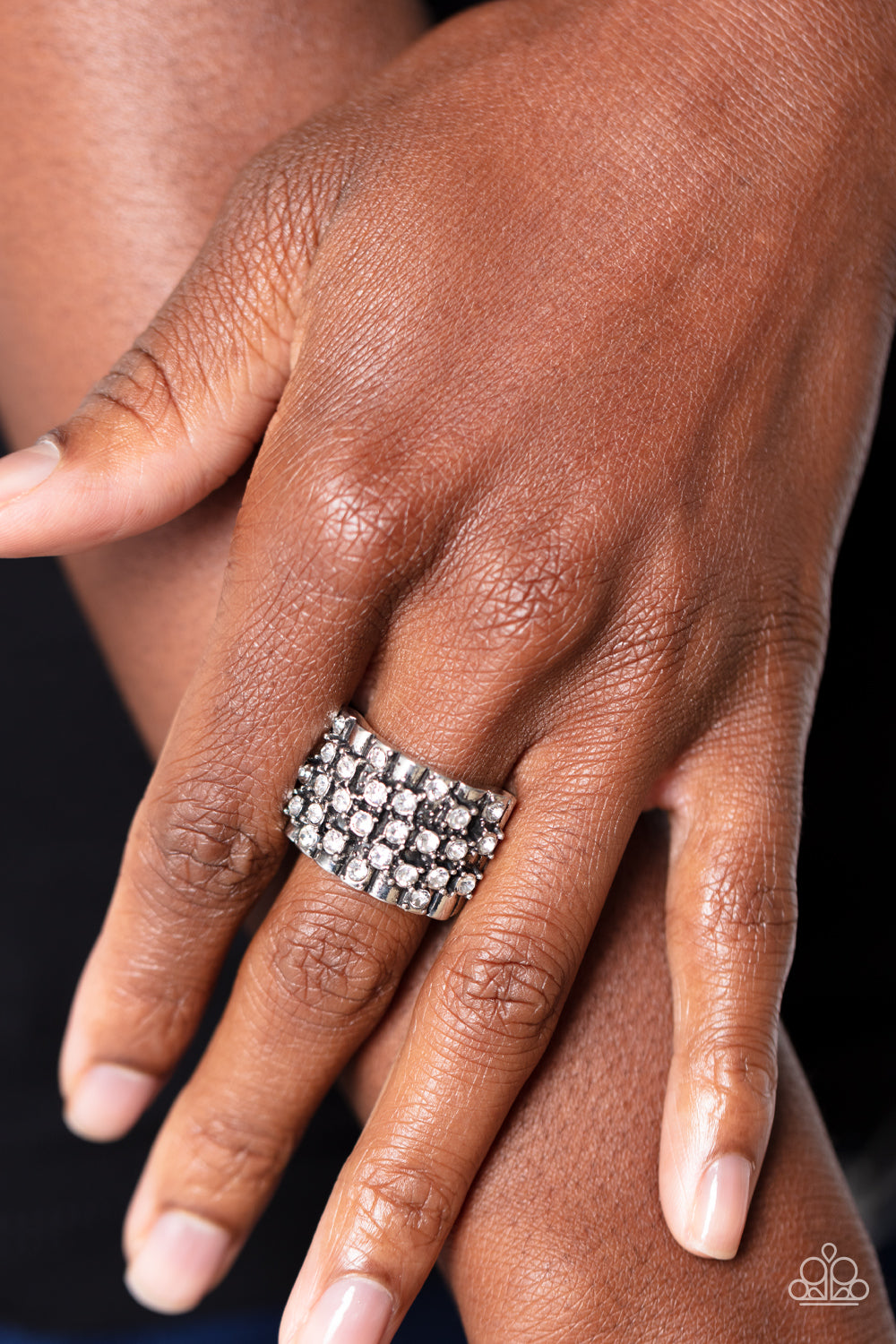 five-dollar-jewelry-lawbreaking-loot-white-ring-paparazzi-accessories