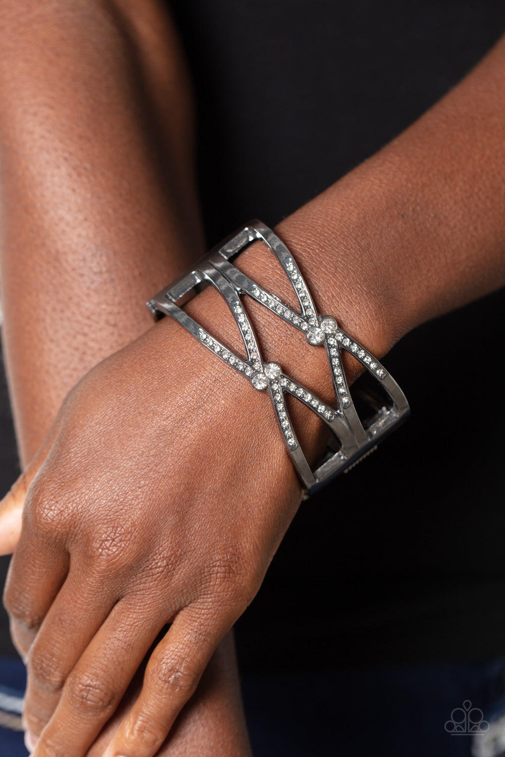 five-dollar-jewelry-entrancing-etiquette-black-bracelet-paparazzi-accessories