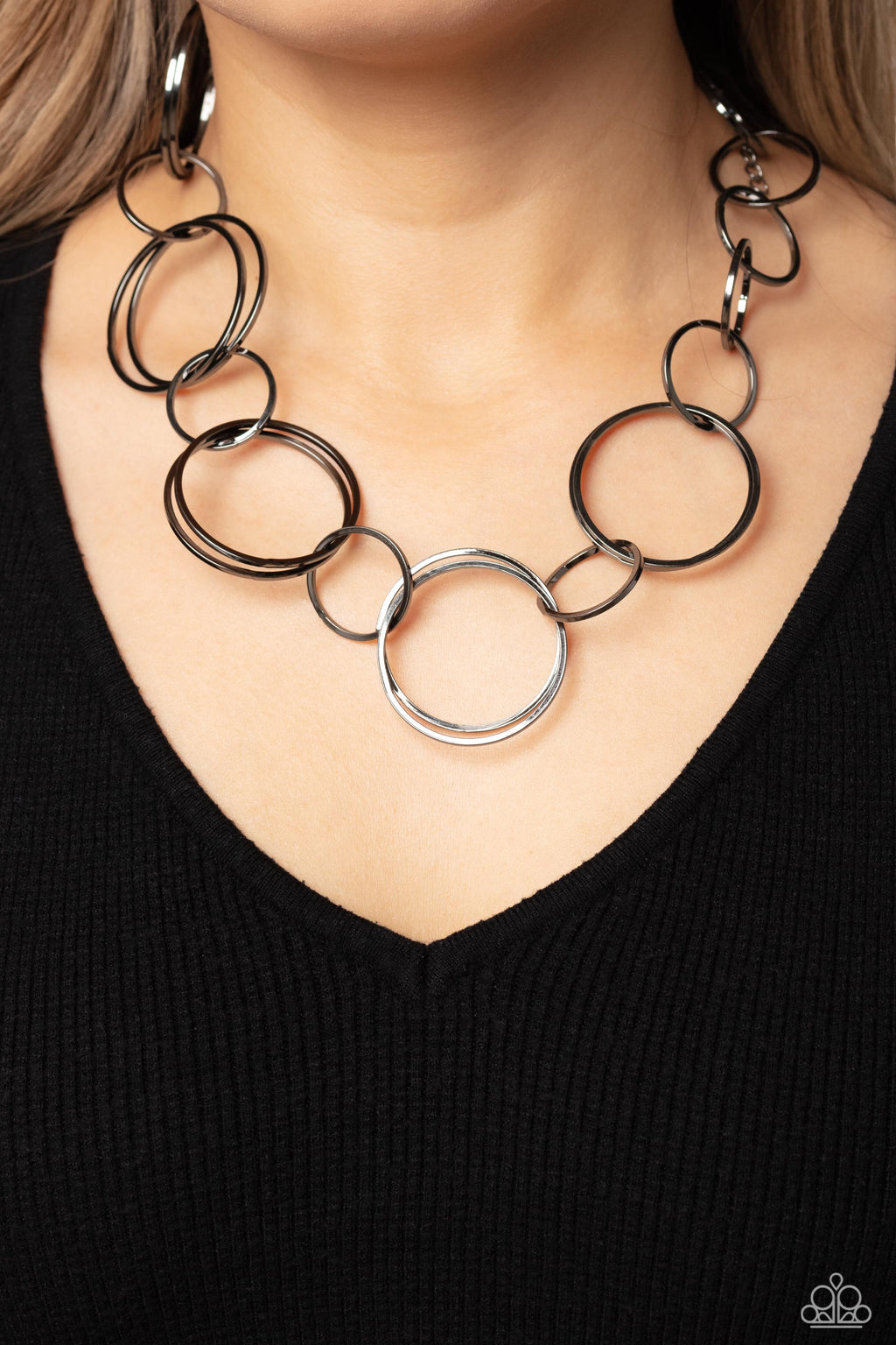 five-dollar-jewelry-shimmering-symphony-black-necklace-paparazzi-accessories