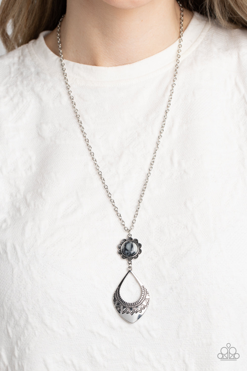 five-dollar-jewelry-stone-toll-black-necklace-paparazzi-accessories