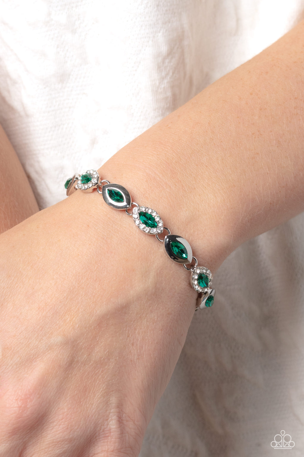 five-dollar-jewelry-some-serious-sparkle-green-bracelet-paparazzi-accessories
