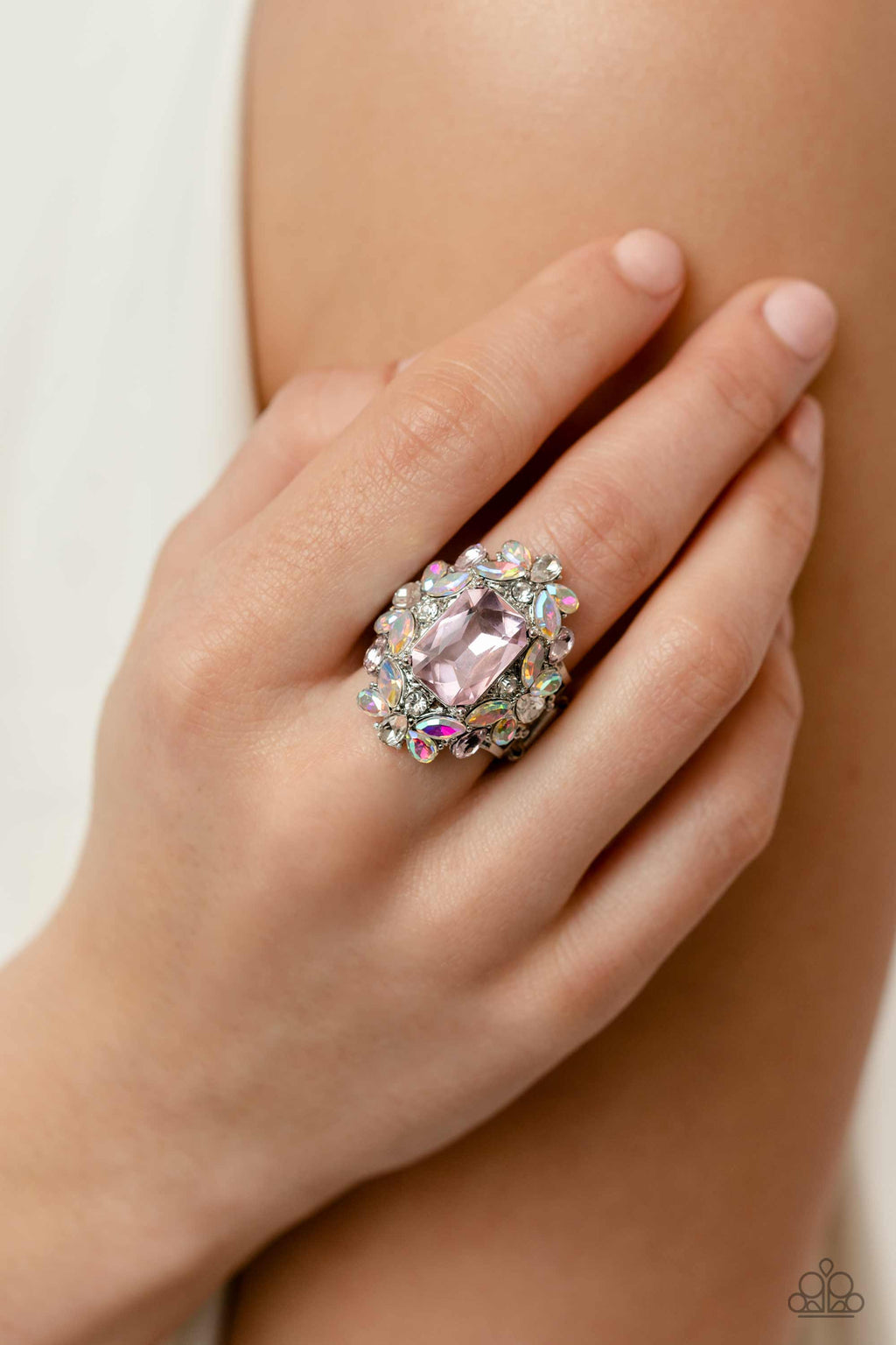 five-dollar-jewelry-dynamic-diadem-pink-ring-paparazzi-accessories