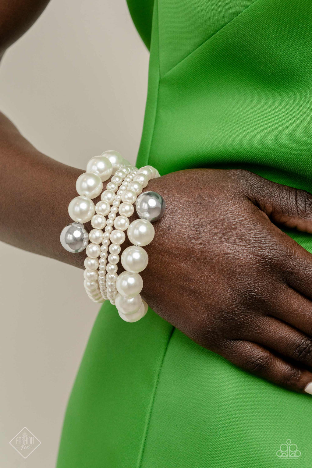 five-dollar-jewelry-pleasing-pirouette-white-bracelet-paparazzi-accessories
