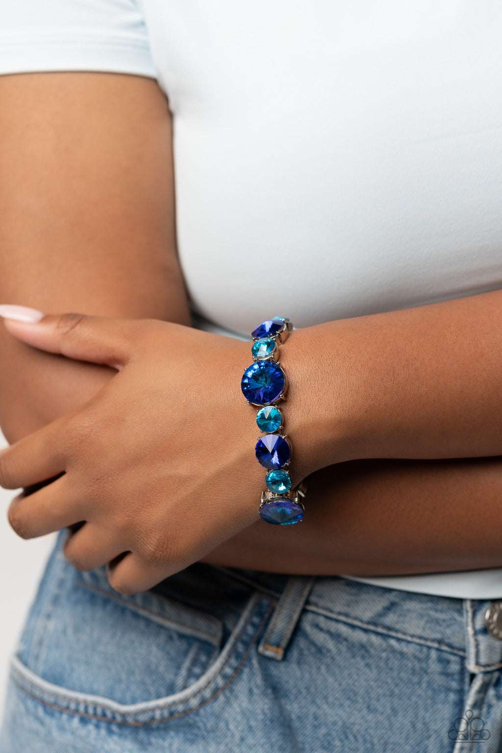 five-dollar-jewelry-refreshing-radiance-blue-bracelet-paparazzi-accessories