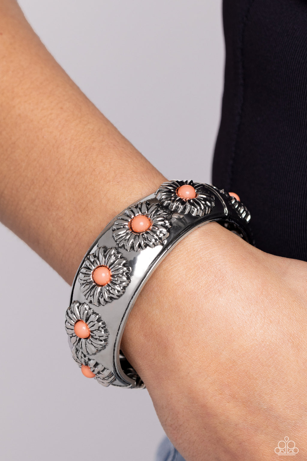 five-dollar-jewelry-taking-floral-orange-bracelet-paparazzi-accessories