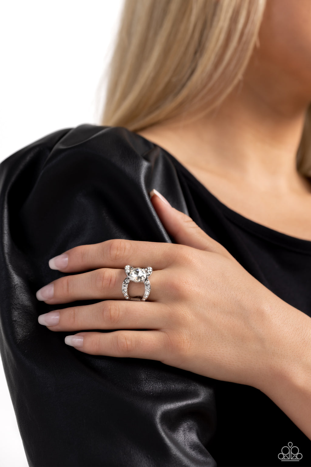 five-dollar-jewelry-bow-chicka-bow-wow-white-ring-paparazzi-accessories