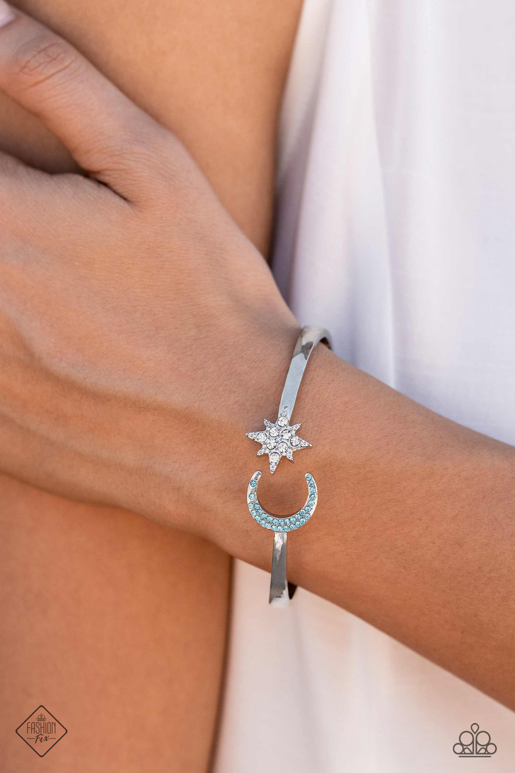 five-dollar-jewelry-astral-arrangement-blue-bracelet-paparazzi-accessories