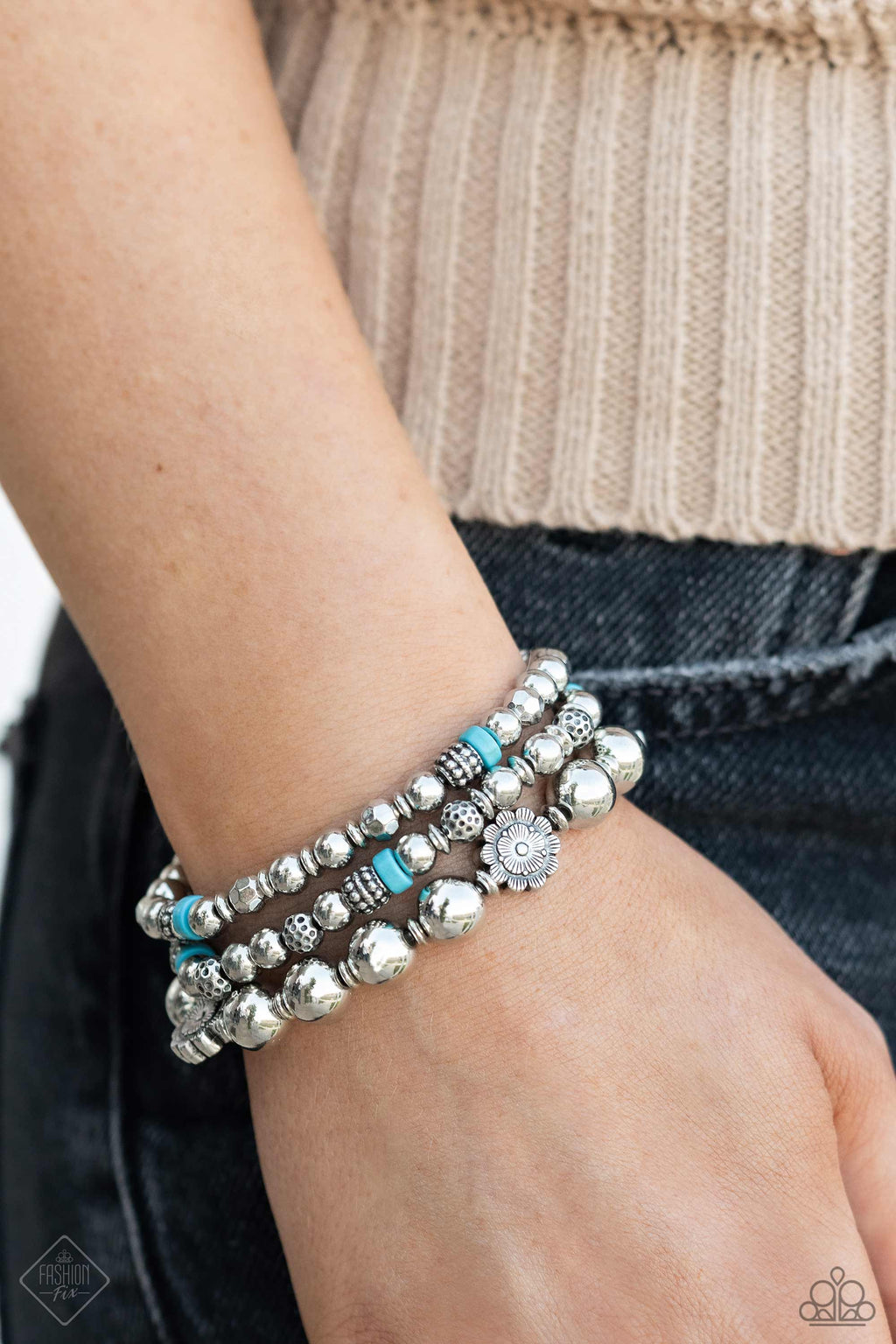 five-dollar-jewelry-garden-party-passion-blue-bracelet-paparazzi-accessories