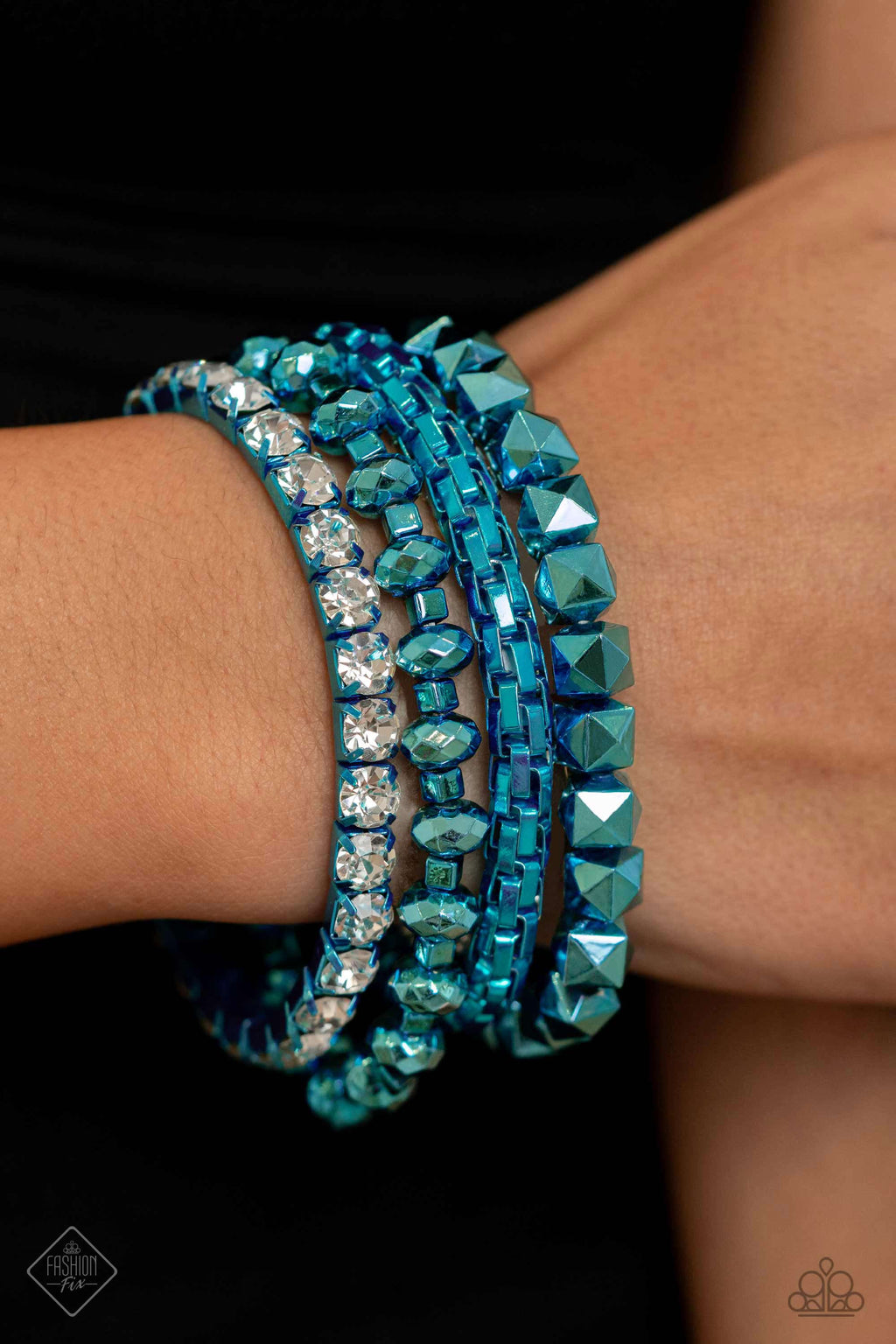 five-dollar-jewelry-punk-pattern-blue-bracelet-paparazzi-accessories