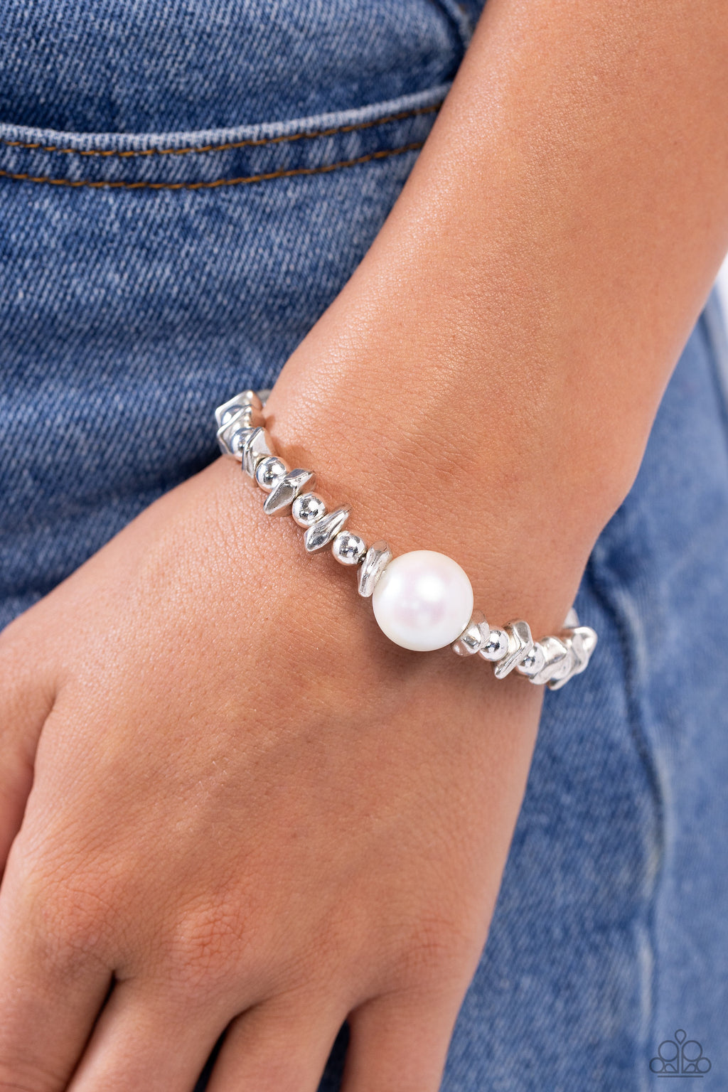 five-dollar-jewelry-chiseled-class-white-bracelet-paparazzi-accessories