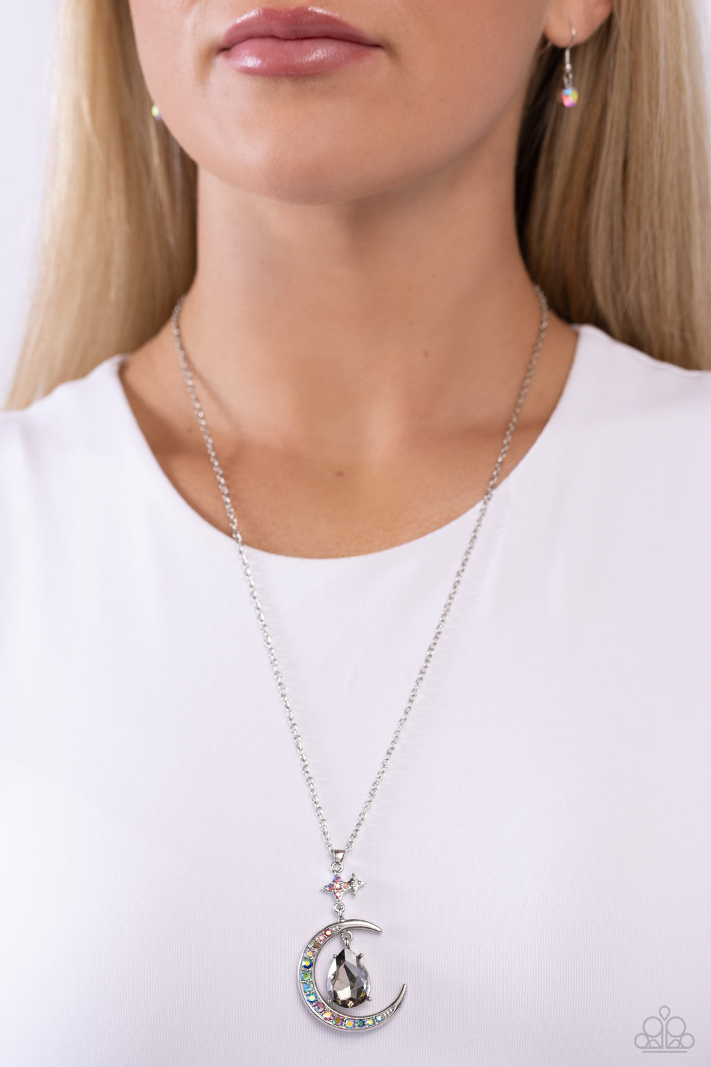 five-dollar-jewelry-talking-to-the-moon-silver-necklace-paparazzi-accessories