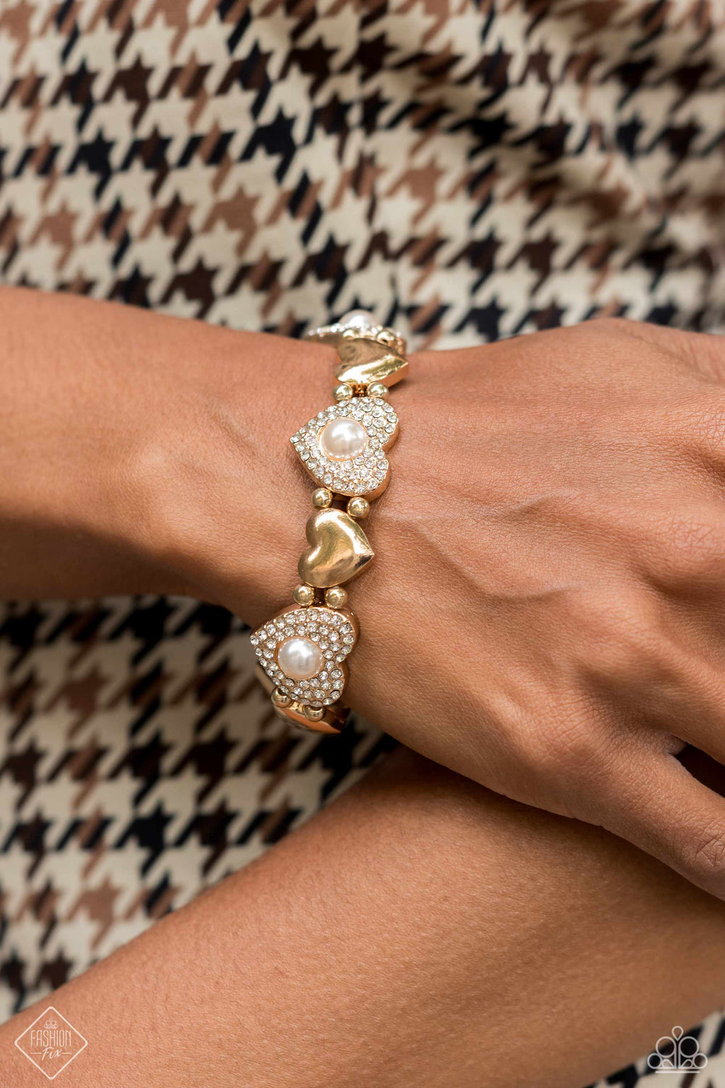 five-dollar-jewelry-heartfelt-heirloom-gold-bracelet-paparazzi-accessories