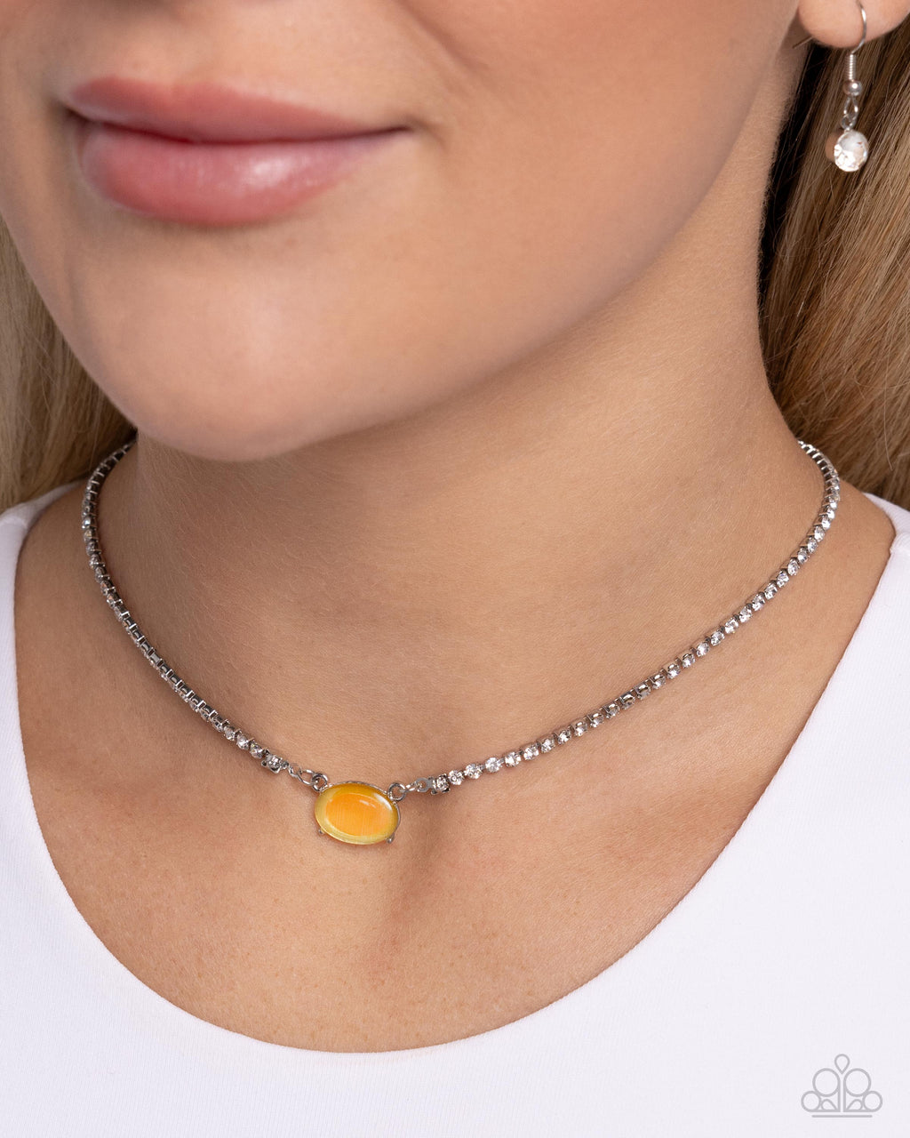 five-dollar-jewelry-dynamic-delicacy-yellow-necklace-paparazzi-accessories