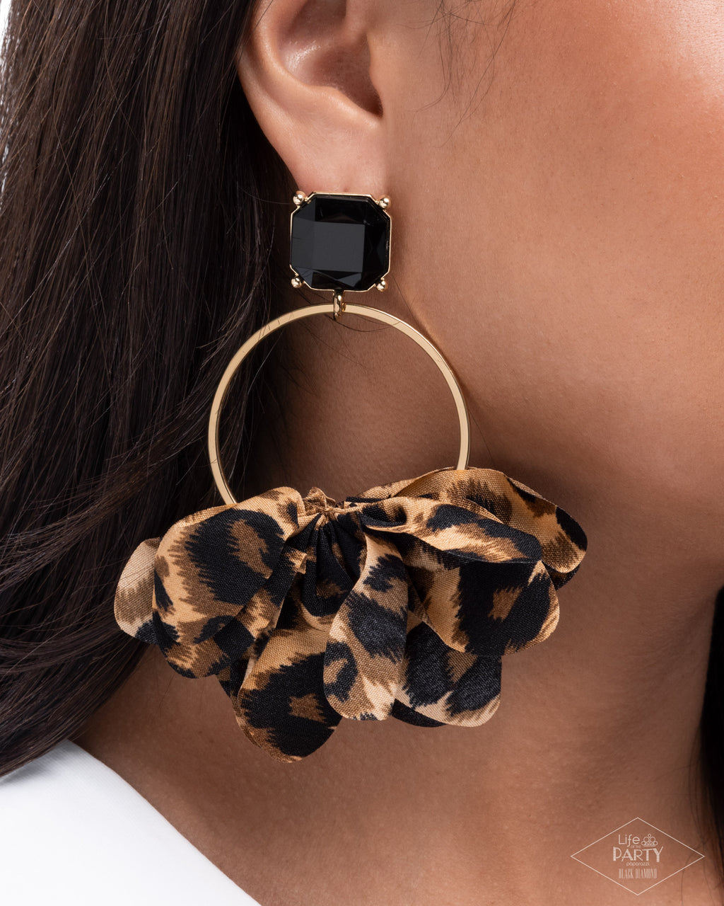 eight-dollar-jewelry-charming-cheetah-gold-post earrings-paparazzi-accessories
