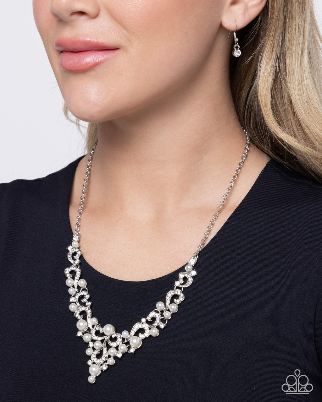 eight-dollar-jewelry-looking-ladylike-white-necklace-paparazzi-accessories