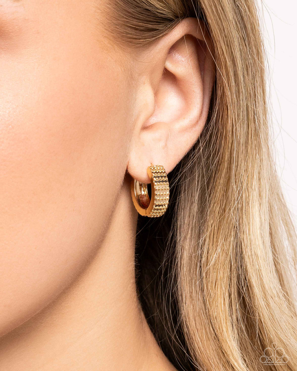 eight-dollar-jewelry-join-the-fun-gold-paparazzi-accessories