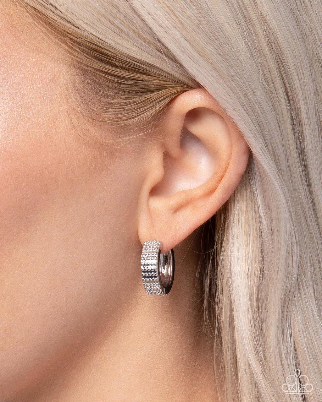 eight-dollar-jewelry-join-the-fun-silver-paparazzi-accessories
