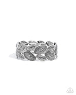 eight-dollar-jewelry-riding-the-clutch-silver-bracelet-paparazzi-accessories