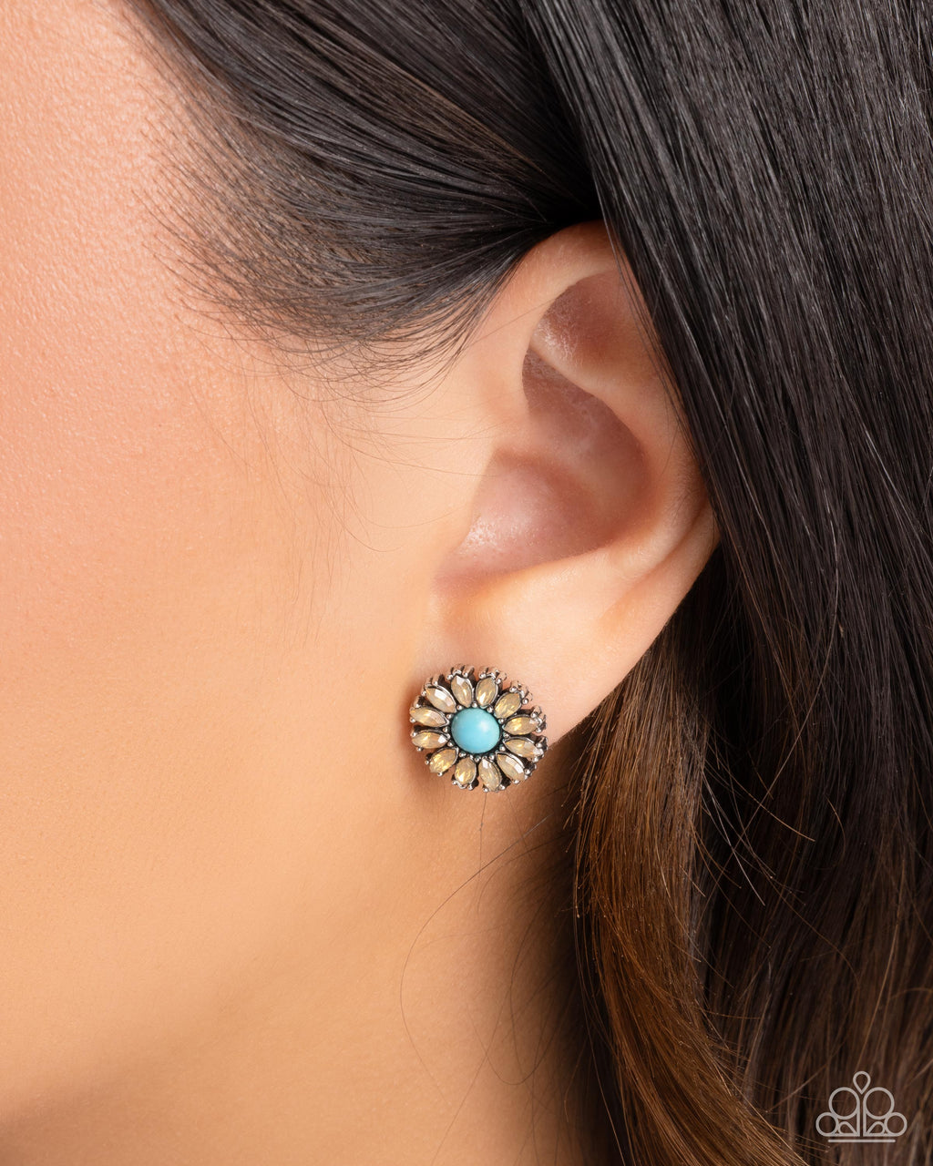 eight-dollar-jewelry-santa-fe-showcase-yellow-post earrings-paparazzi-accessories