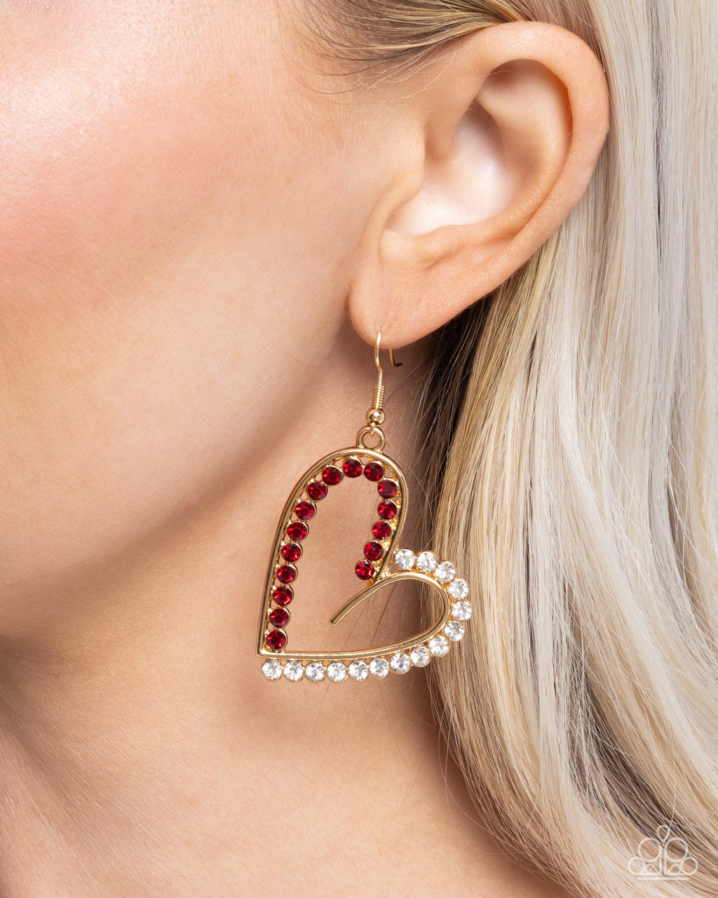 eight-dollar-jewelry-tender-tendency-gold-earrings-paparazzi-accessories