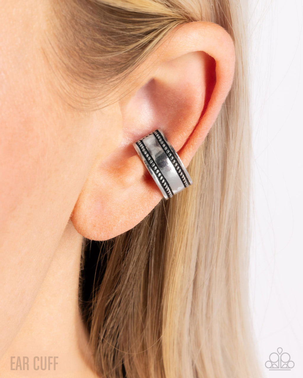 eight-dollar-jewelry-standard-pressure-silver-post earrings-paparazzi-accessories