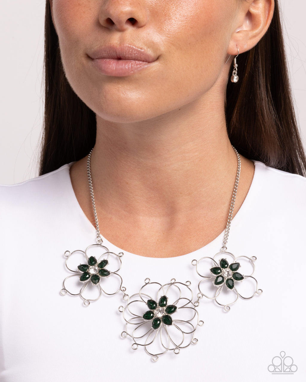 eight-dollar-jewelry-wiry-welcome-green-necklace-paparazzi-accessories