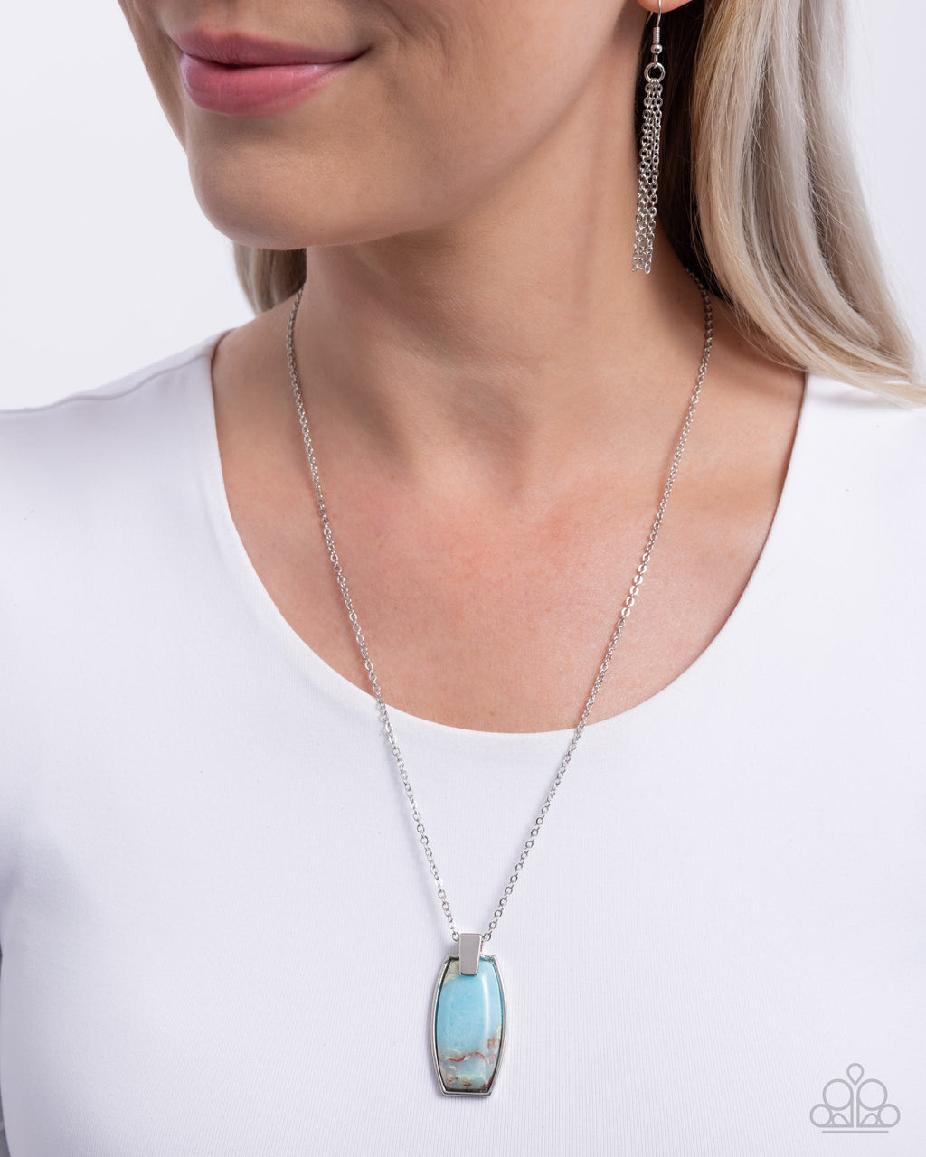 eight-dollar-jewelry-santa-fe-someday-blue-necklace-paparazzi-accessories