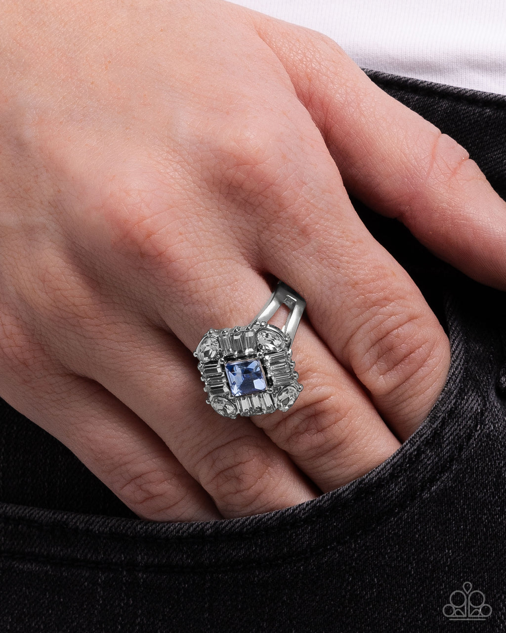 eight-dollar-jewelry-square-formation-blue-ring-paparazzi-accessories