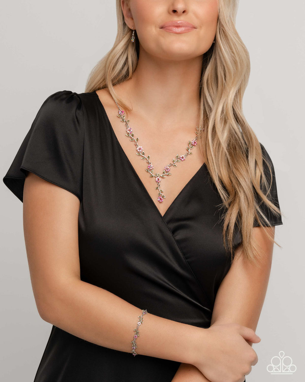 five-dollar-jewelry-complete-look-2482-paparazzi-accessories