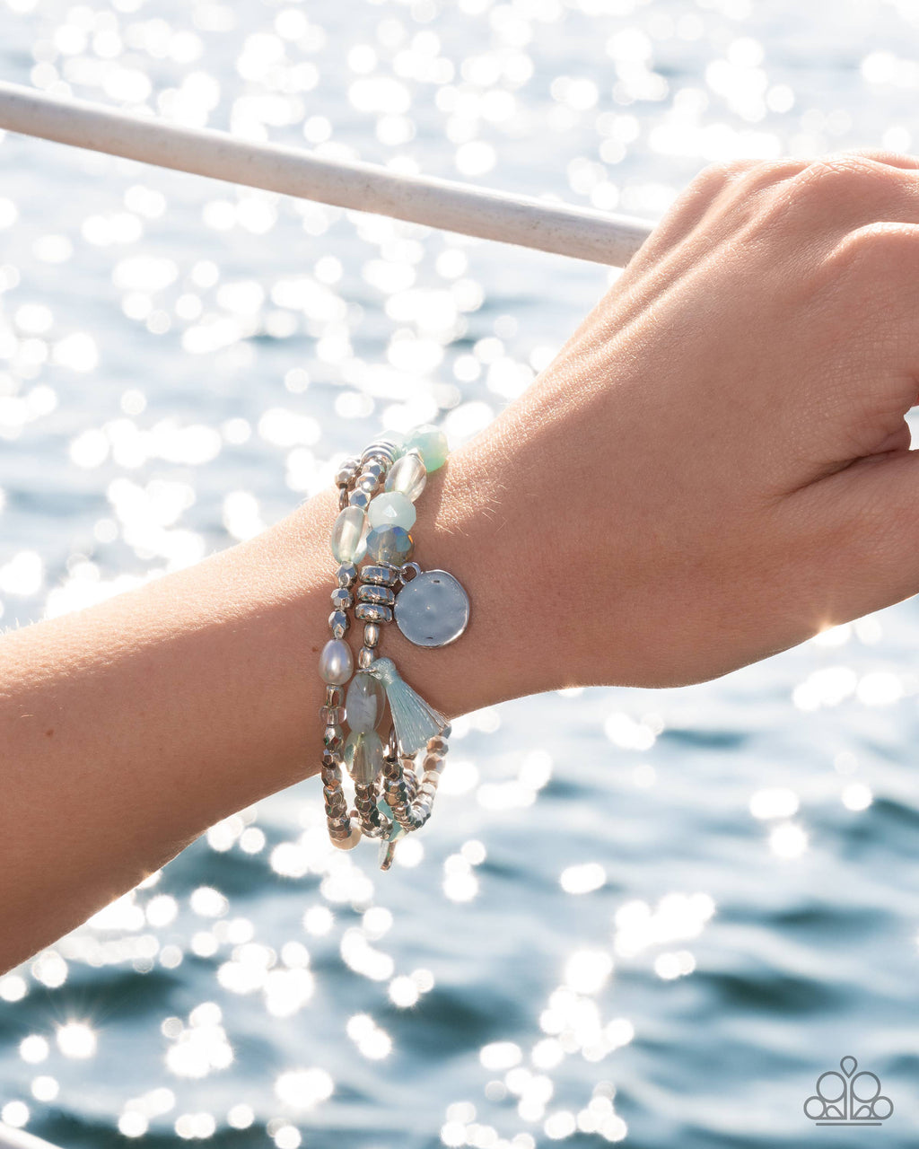 eight-dollar-jewelry-refreshing-revel-blue-bracelet-paparazzi-accessories