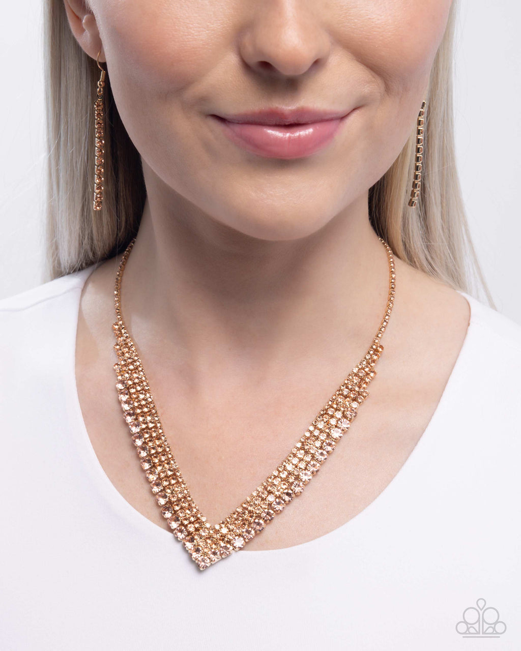 eight-dollar-jewelry-pointed-pizzazz-gold-necklace-paparazzi-accessories