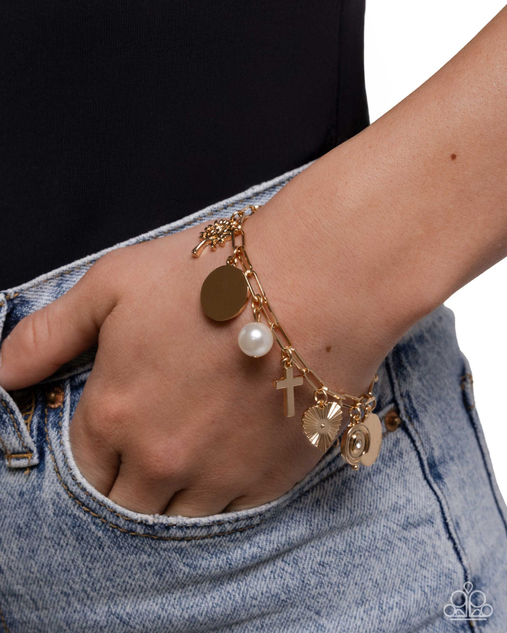 eight-dollar-jewelry-charm-commitment-gold-bracelet-paparazzi-accessories