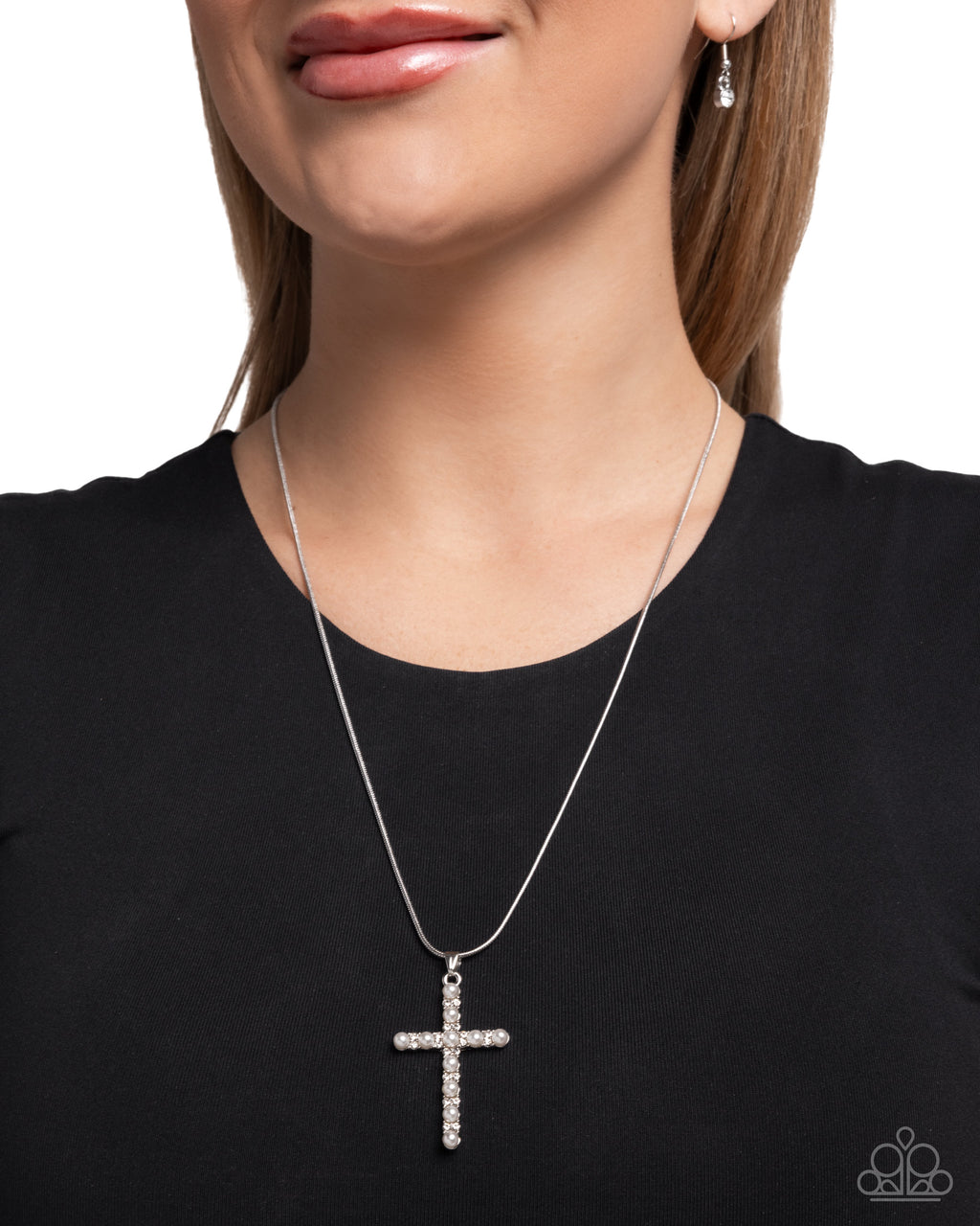 eight-dollar-jewelry-holy-harmony-white-necklace-paparazzi-accessories