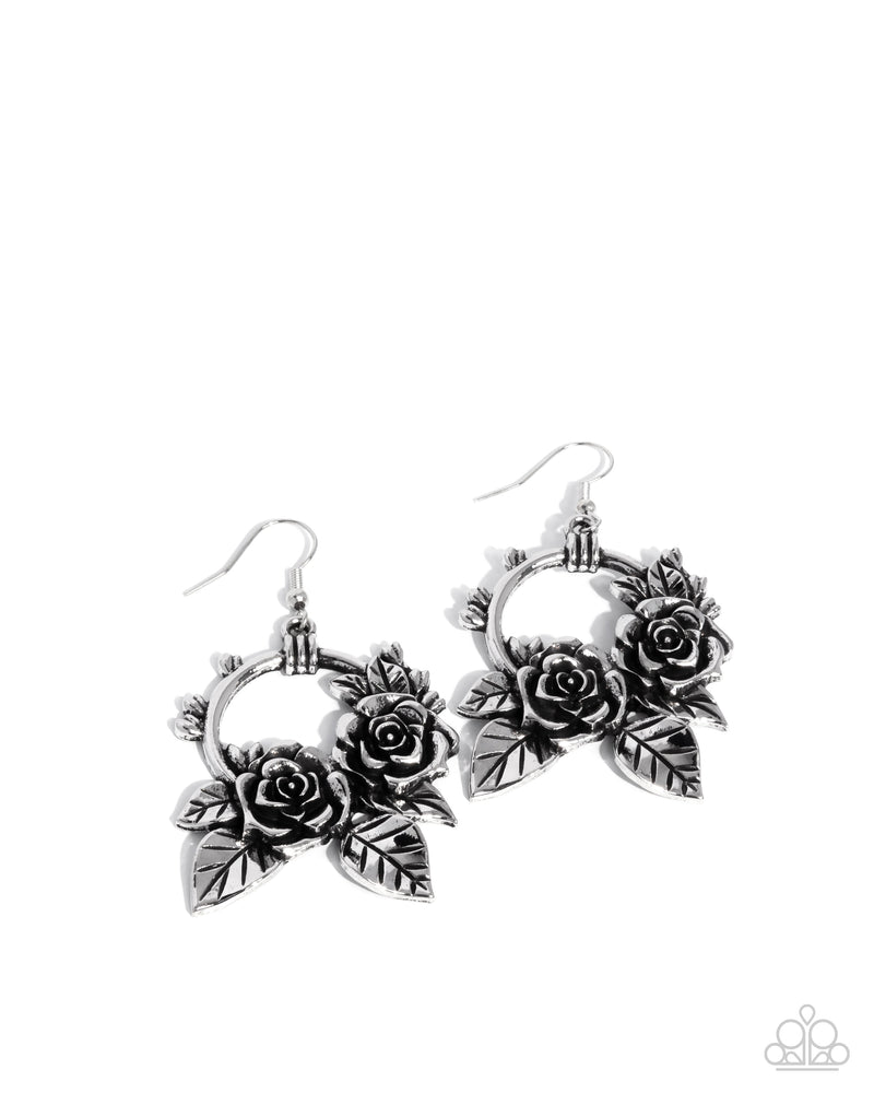 five-dollar-jewelry-wanderlust-wreath-silver-earrings-paparazzi-accessories
