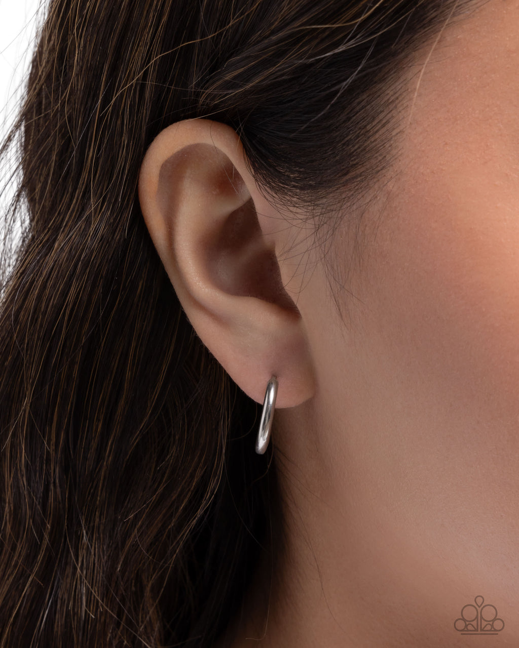 eight-dollar-jewelry-stainless-spell-silver-earrings-paparazzi-accessories