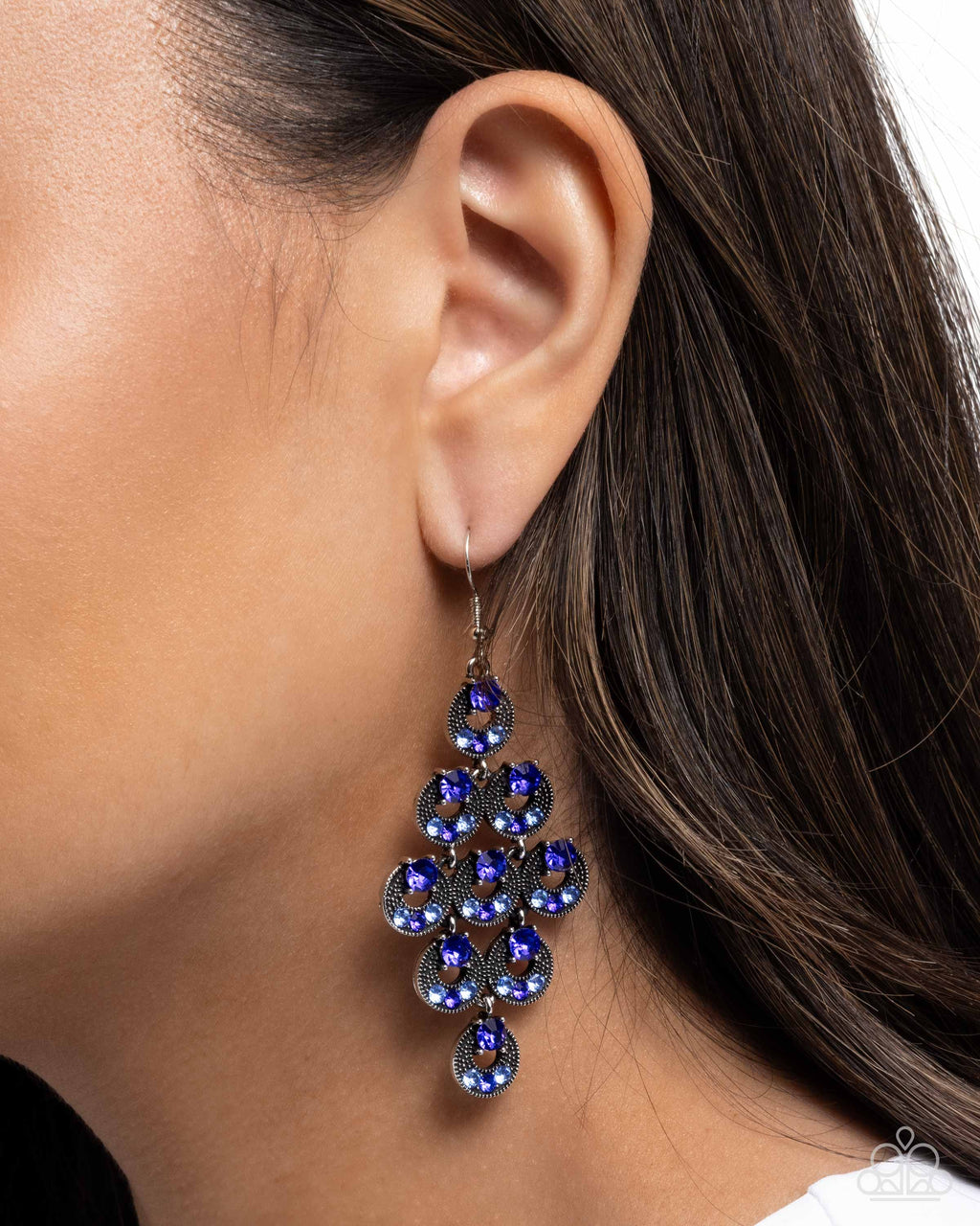 eight-dollar-jewelry-find-your-sparkle-blue-earrings-paparazzi-accessories