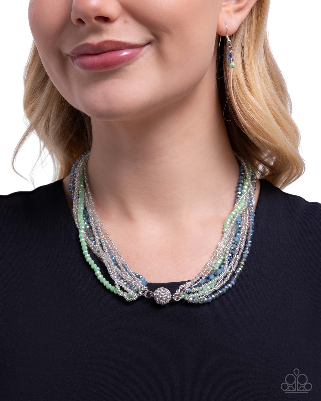 eight-dollar-jewelry-rushing-radiance-green-necklace-paparazzi-accessories