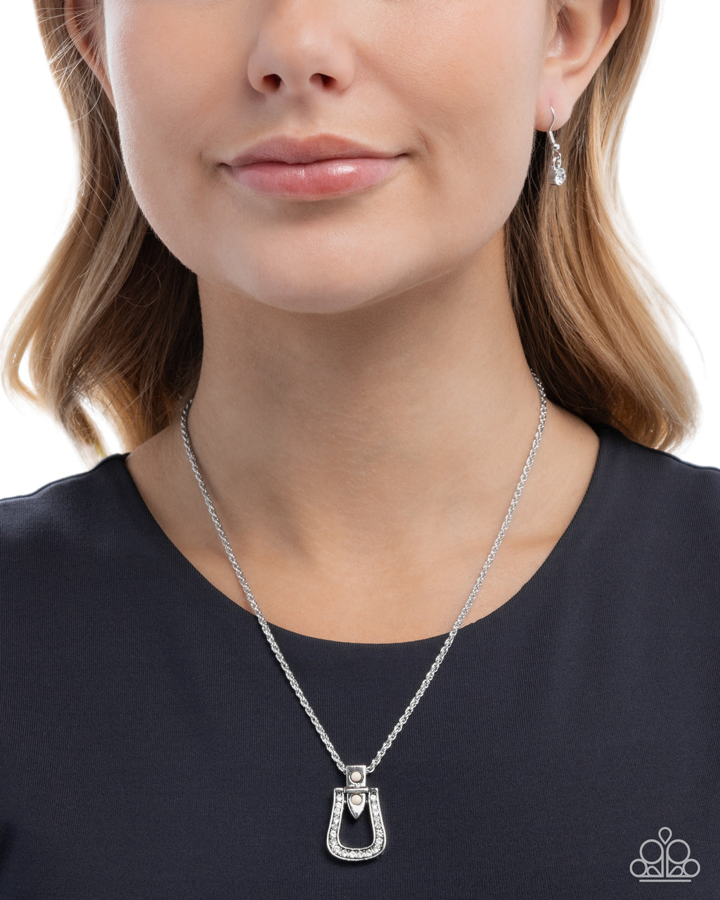 eight-dollar-jewelry-sensational-stirrup-white-necklace-paparazzi-accessories