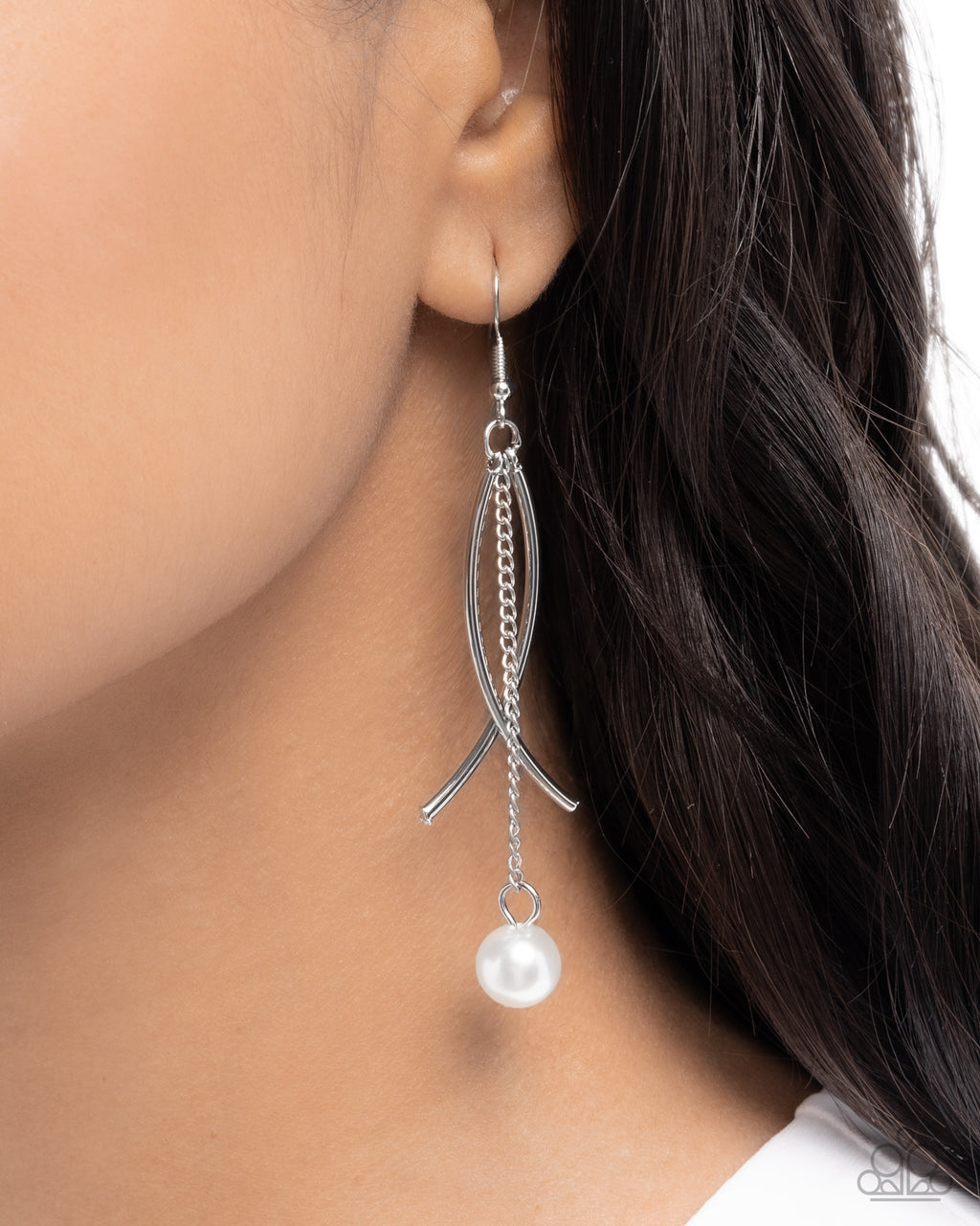 eight-dollar-jewelry-captivating-curves-white-earrings-paparazzi-accessories
