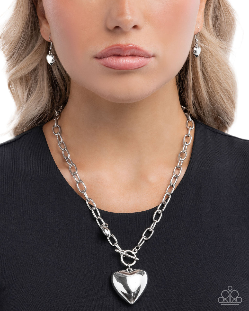 Heartfelt Hangout - Silver Necklace - Paparazzi Accessories